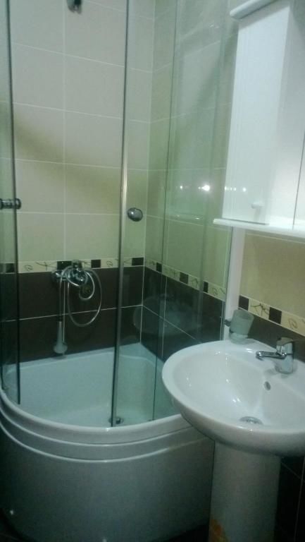 Отель Hotel Oasis Подгорица