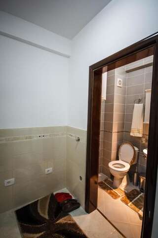 Отель Hotel Oasis Подгорица Люкс с 1 кроватью размера «king-size»-4