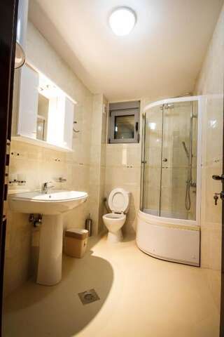 Отель Hotel Oasis Подгорица Двухместный номер с 1 кроватью-10