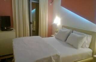 Отель Hotel Oasis Подгорица Классический одноместный номер-1